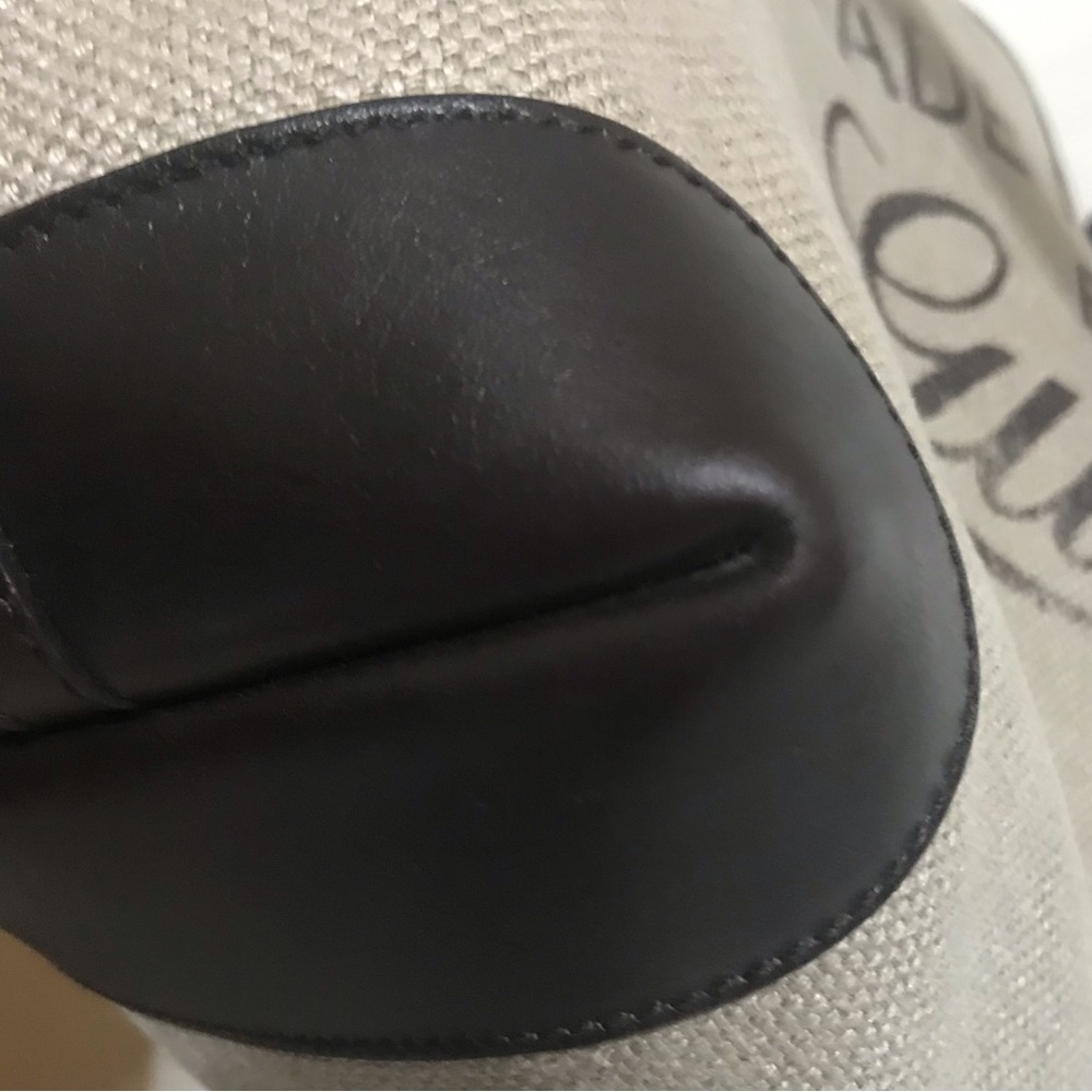 Hot Find! Gucci Signature Tote - Rare Collectable, Made in Italy, Like New - Picture 11 of 15